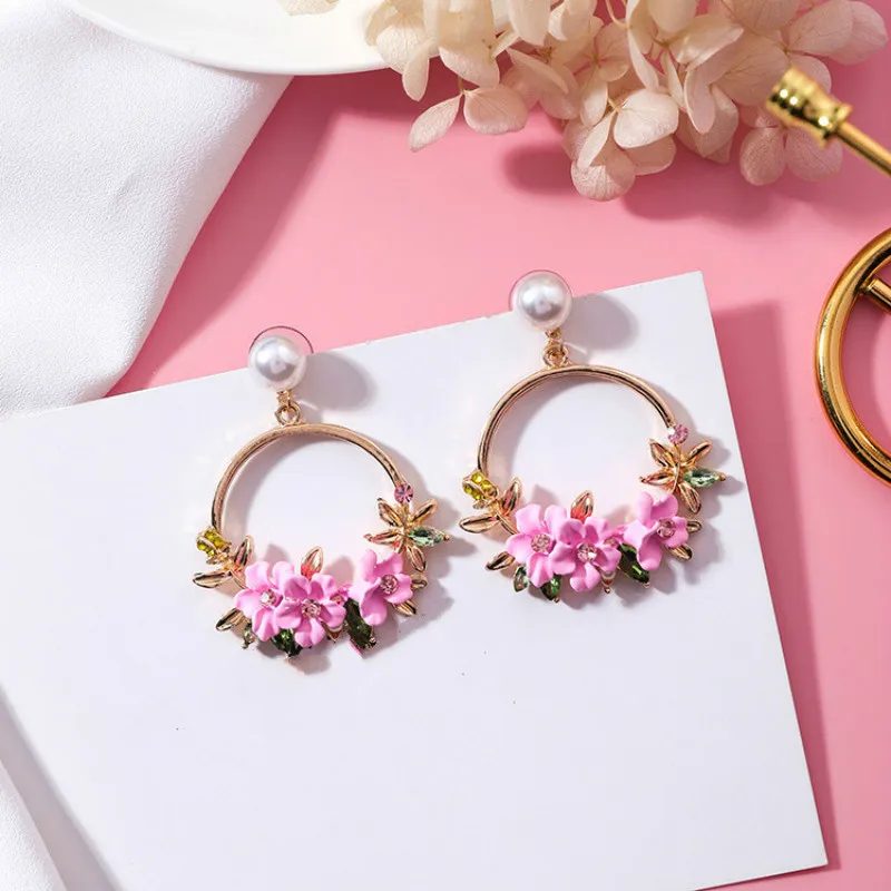 Trendy Acrylic Round Women Dangle Earrings Colorful Crystal Petals Circle Imitation Pearl Earrings For Women Drops Earrings
Trendy Acrylic Round Women Dangle Earrings Colorful Crystal Petals Circle Imitation Pearl Earrings For Women Drops Earrings