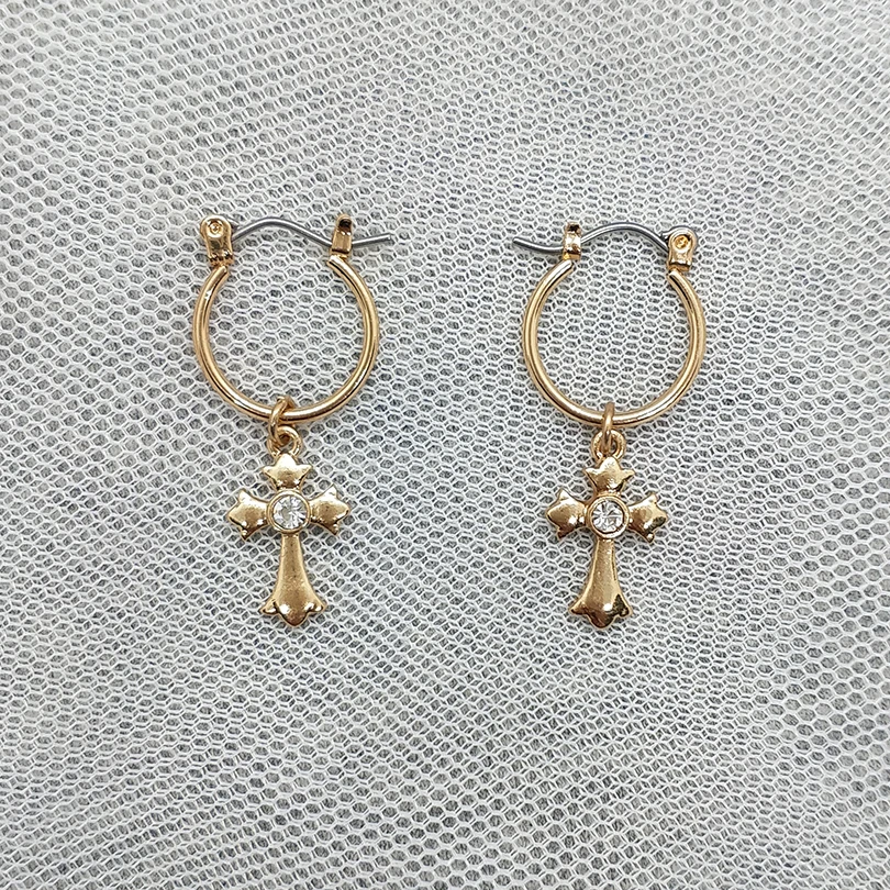 Many Stylishes Small Hoop Earrings For Women Crystal Heart Rhombus Queen Head Flower Cross Earrings Jewelry Accessory 3.1CM Long
Many Stylishes Small Hoop Earrings For Women Crystal Heart Rhombus Queen Head Flower Cross Earrings Jewelry Accessory 3.1CM Long