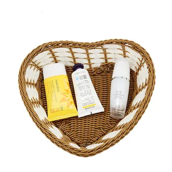 Home Bathroom Kitchen Desktop Organizer Heart Shaped Rattan Bath Basket Fruit Cosmetic Toiletries Storage Basket
Home Bathroom Kitchen Desktop Organizer Heart Shaped Rattan Bath Basket Fruit Cosmetic Toiletries Storage Basket