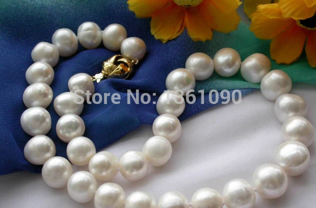 000184 BIG 17" 13mm round white freshwater pearl necklace 
000184 BIG 17" 13mm round white freshwater pearl necklace