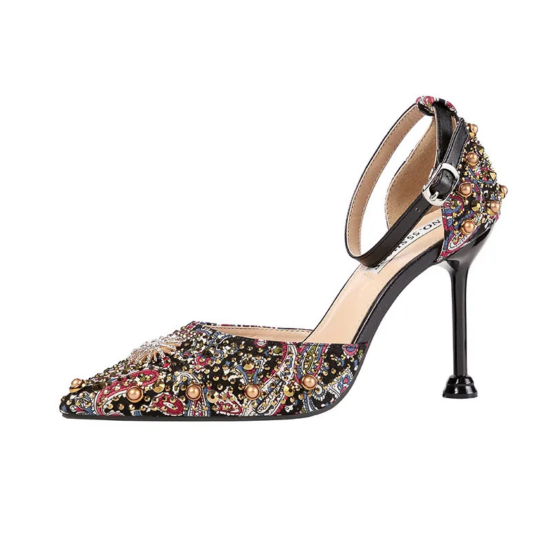 2019 spring and autumn new European and American pointed pattern with a thin with high-heeled shoes red 0510
2019 spring and autumn new European and American pointed pattern with a thin with high-heeled shoes red 0510