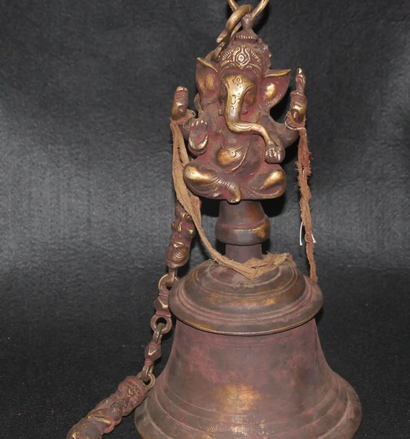 94cm Old Nepal Bronze 4 Hands Elephant Ganesh Mammon Buddha Hanging Bell Zhong
94cm Old Nepal Bronze 4 Hands Elephant Ganesh Mammon Buddha Hanging Bell Zhong