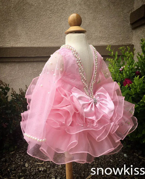 pink sheer long sleeves pearls bling rhinestones crystal open back lace flower girl dresses organza gown for baby birthday party
pink sheer long sleeves pearls bling rhinestones crystal open back lace flower girl dresses organza gown for baby birthday party