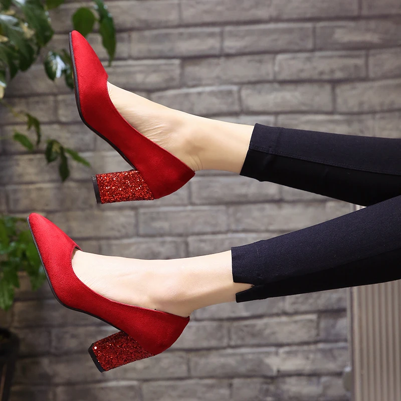2018 new women's single shoes Korean red sequined pointed high heels black shallow suede sexy wedding shoes
2018 new women's single shoes Korean red sequined pointed high heels black shallow suede sexy wedding shoes