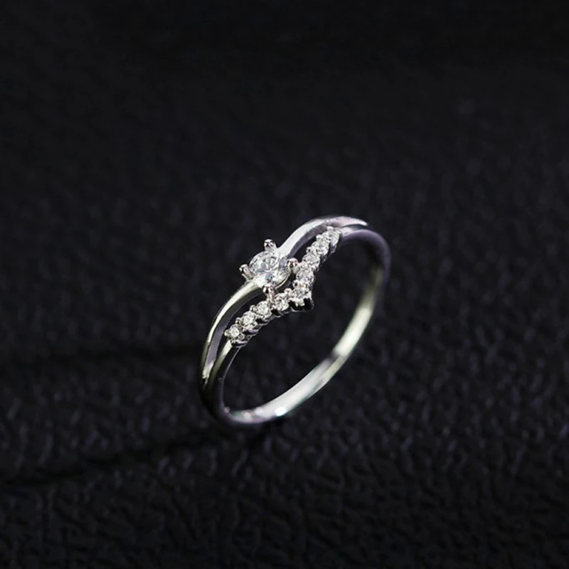 LOREDANA Fashion sweet creative engagement ring, simple inlaid zircon lady bride ring.Suitable for engagement wedding
LOREDANA Fashion sweet creative engagement ring, simple inlaid zircon lady bride ring.Suitable for engagement wedding