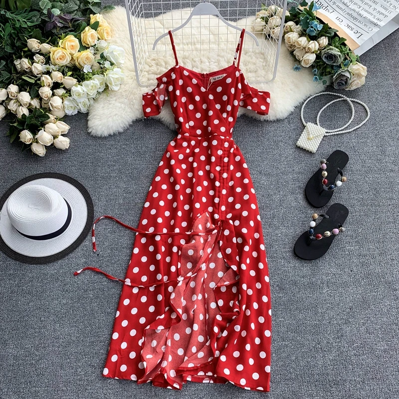 2019 new fashion women's dress retro dot V-neck strapless straps waist irregular ruffled drawstring
2019 new fashion women's dress retro dot V-neck strapless straps waist irregular ruffled drawstring