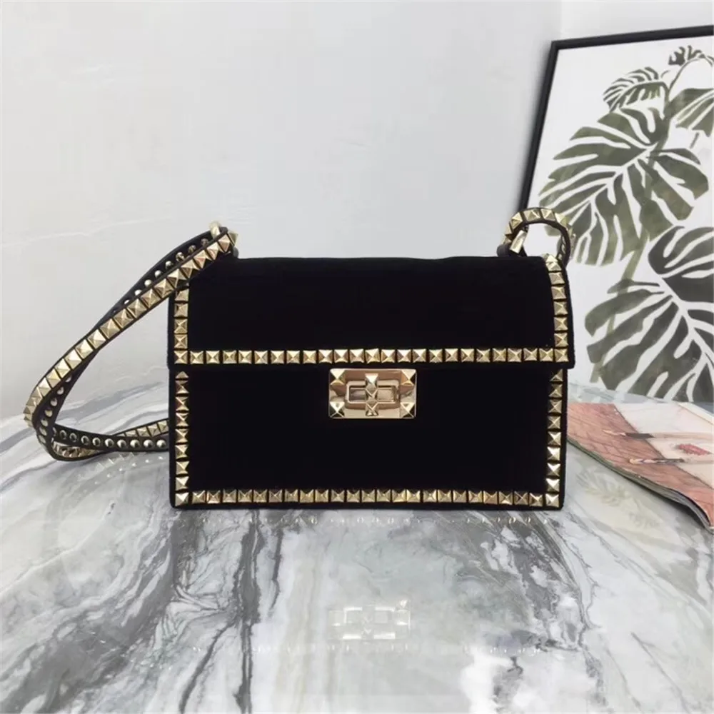 Esbear Women's Bags Fashion Women Messenger Bags Rivets Chain Shoulder Bags Top Quality Velvet Leather Crossbody Bags For Women
Esbear Women's Bags Fashion Women Messenger Bags Rivets Chain Shoulder Bags Top Quality Velvet Leather Crossbody Bags For Women