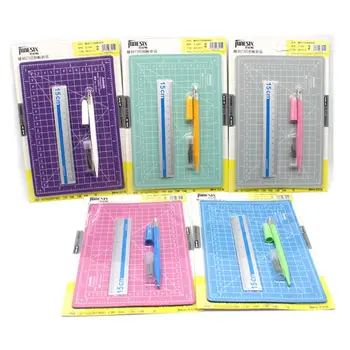 Hand Account Art Pen A5 Cutting Pad Set Engraving Pen Knife Aluminum Ruler Self Healing Cutting Rotary Mat Three Piece Set
Hand Account Art Pen A5 Cutting Pad Set Engraving Pen Knife Aluminum Ruler Self Healing Cutting Rotary Mat Three Piece Set