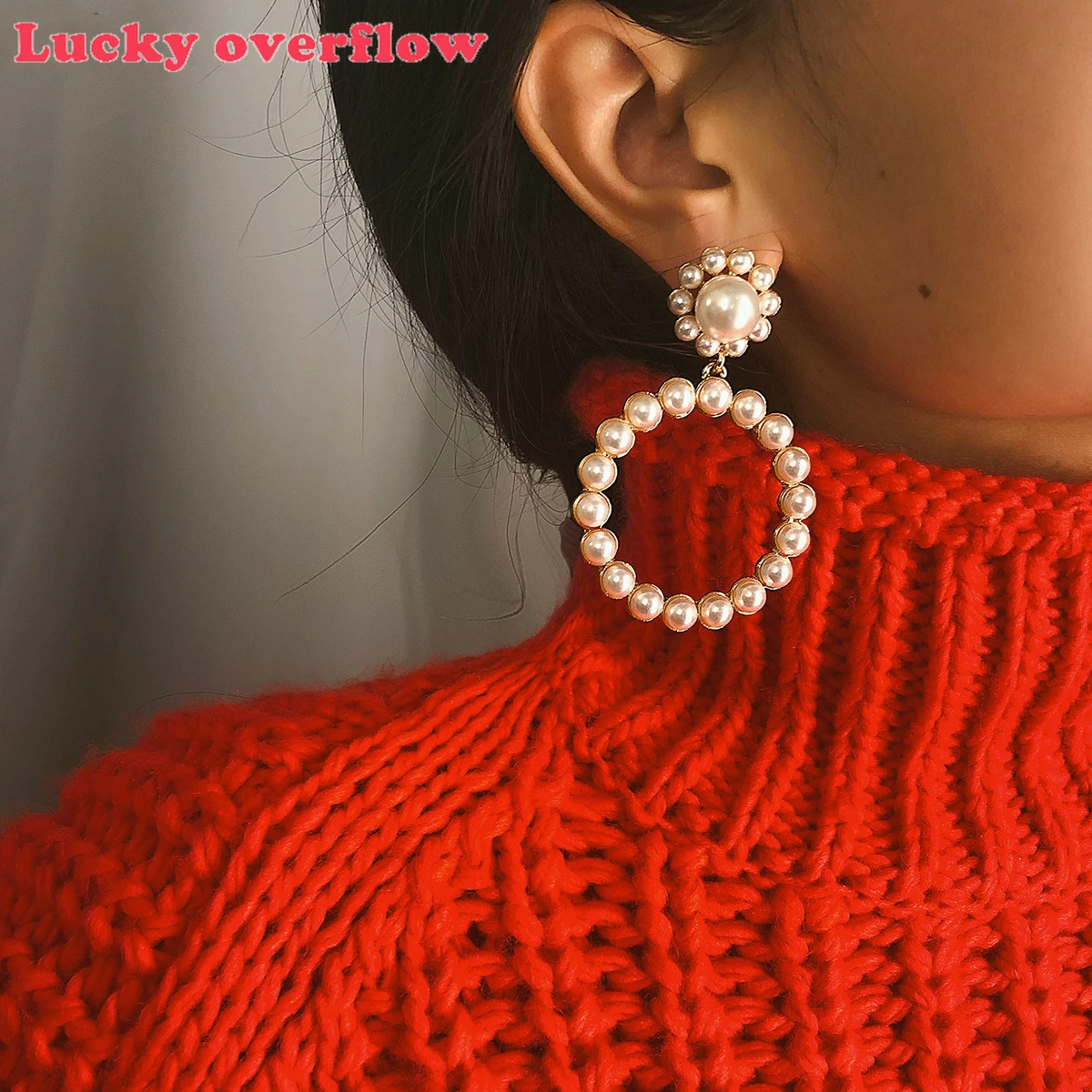 Trendy Crystal Round Pendant Drop Earrings For Women Fashion Pearl Charm Statement Jewelry Wedding Earrings Female 2019
Trendy Crystal Round Pendant Drop Earrings For Women Fashion Pearl Charm Statement Jewelry Wedding Earrings Female 2019