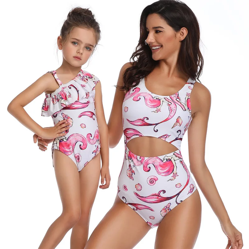 2019 Family Matching Outfits Swimwear Mother Daughter Cartoon Pattern one-Piece Swimsuit Bikini Bathing Suit Brachwear Swimwear
2019 Family Matching Outfits Swimwear Mother Daughter Cartoon Pattern one-Piece Swimsuit Bikini Bathing Suit Brachwear Swimwear