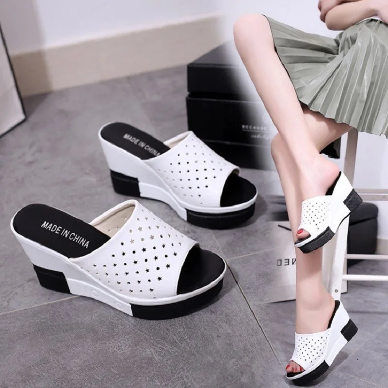 2019 summer new style muffin bottom wild fashion high-heeled wear hollow platform slippers women's wedge sandals and slippers
2019 summer new style muffin bottom wild fashion high-heeled wear hollow platform slippers women's wedge sandals and slippers