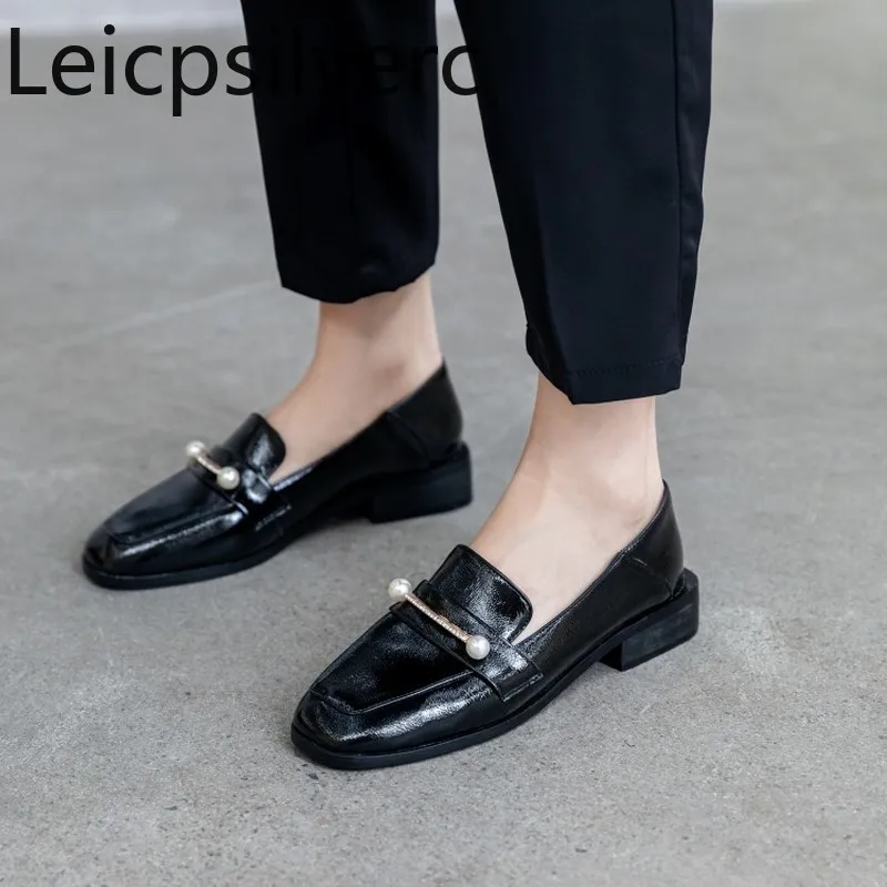 Pumps Spring and autumn The New fashion Square head pearl Metal Decoration Thick heel Low-heeled Women's shoes plus size 32-43
Pumps Spring and autumn The New fashion Square head pearl Metal Decoration Thick heel Low-heeled Women's shoes plus size 32-43