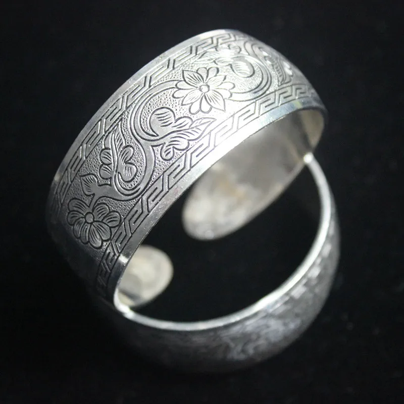 Hand-Made Silver Bracelet Miao Silver Wide-Wide Thickened Fish Bracelet Fashion Jewelry/ Fashion Jewelry New
Hand-Made Silver Bracelet Miao Silver Wide-Wide Thickened Fish Bracelet Fashion Jewelry/ Fashion Jewelry New