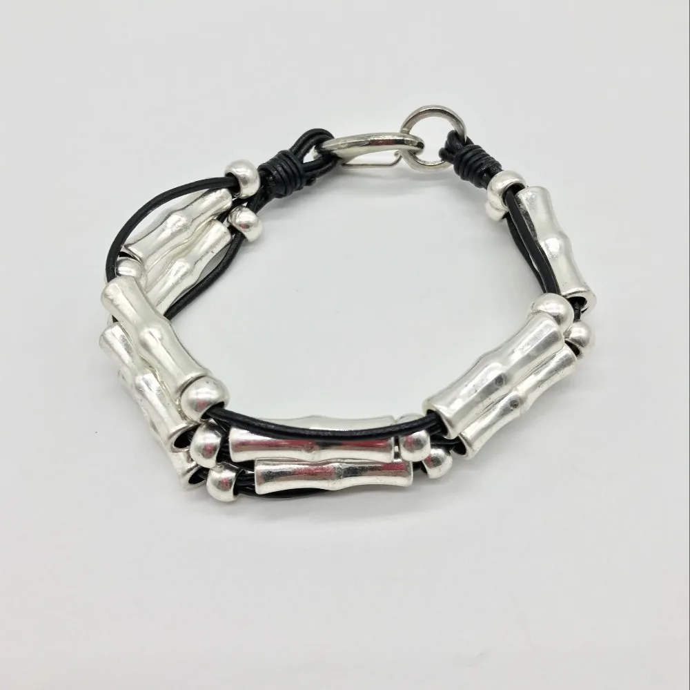 2017 New cowhide rope hand-woven restoring ancient ways bracelet 180mm Bamboo accessories primitive tribal style bracelets B031
2017 New cowhide rope hand-woven restoring ancient ways bracelet 180mm Bamboo accessories primitive tribal style bracelets B031