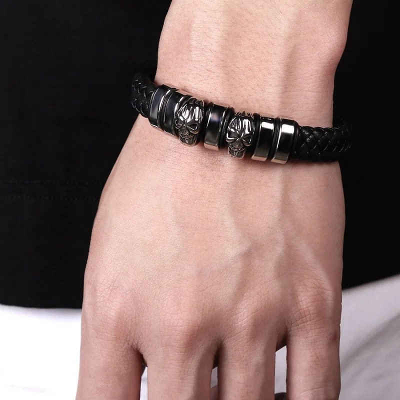 Men bracelets Punk Skull Bangle Stainless steel magnet Buckle Fashion Bracelet Genuine Leather Bracelet Men Jewellery Wholesale Men bracelets Punk Skull Bangle Stainless steel magnet Buckle Fashion Bracelet Genuine Leather Bracelet Men Jewellery Wholesale