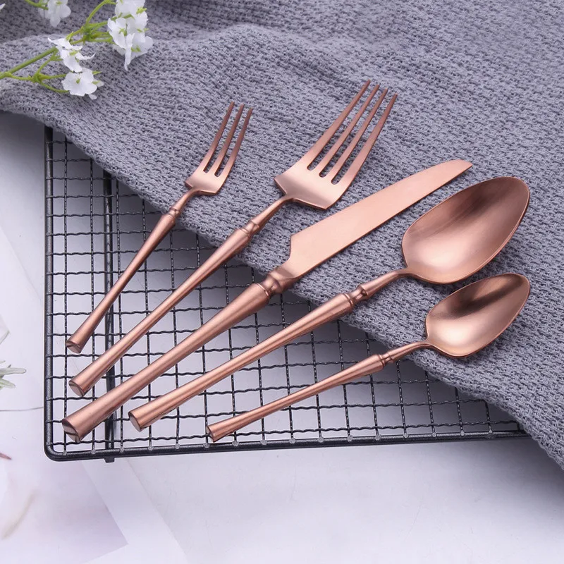 24pcs/set New Noble Rose Gold Plated Stainless Steel Cutlery Set Flatware Set Dinner Knives Fork Spoon Set Dinnerware Tableware
24pcs/set New Noble Rose Gold Plated Stainless Steel Cutlery Set Flatware Set Dinner Knives Fork Spoon Set Dinnerware Tableware