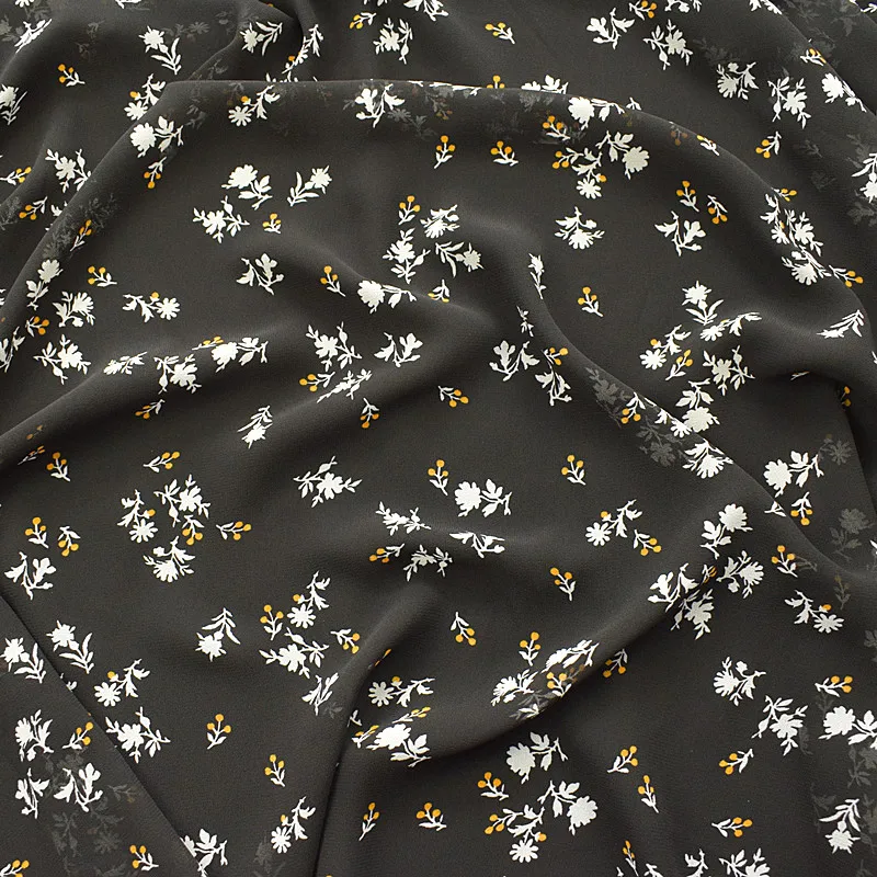 2019 new high-stick chiffon fabric spring and summer prints fabric black background small white flower high-grade
2019 new high-stick chiffon fabric spring and summer prints fabric black background small white flower high-grade