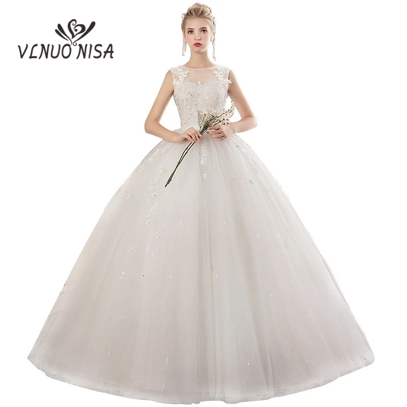 Белое кружевное свадебное платье с цветочной вышивкой и блестками бальное
