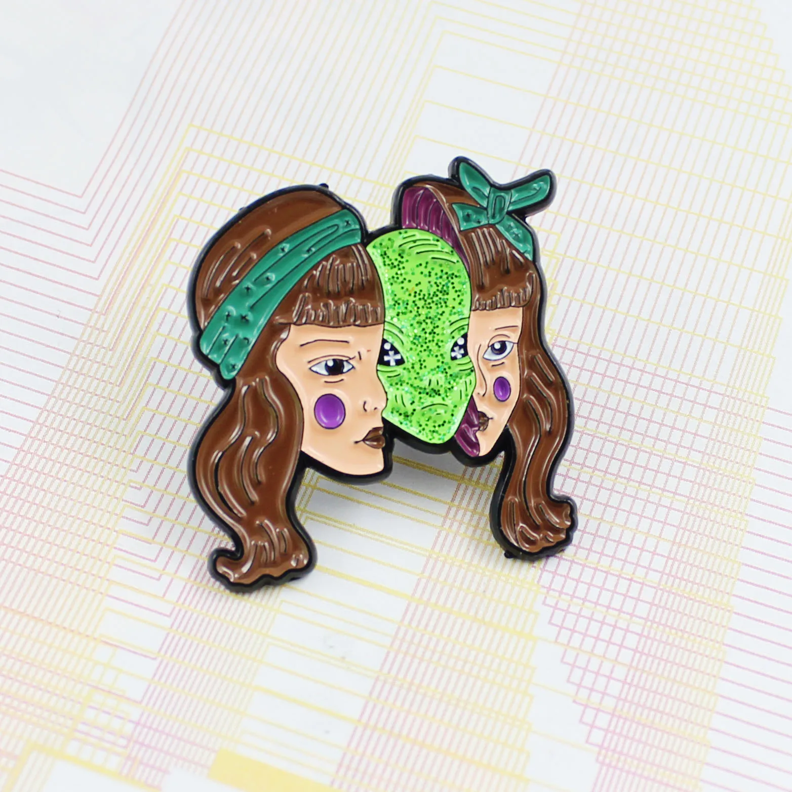 Originality Girl's Face With Bowknot Hairdress Sandwiched Green Aliens Brooches Personality Badge Interesting Pins Gifts
Originality Girl's Face With Bowknot Hairdress Sandwiched Green Aliens Brooches Personality Badge Interesting Pins Gifts