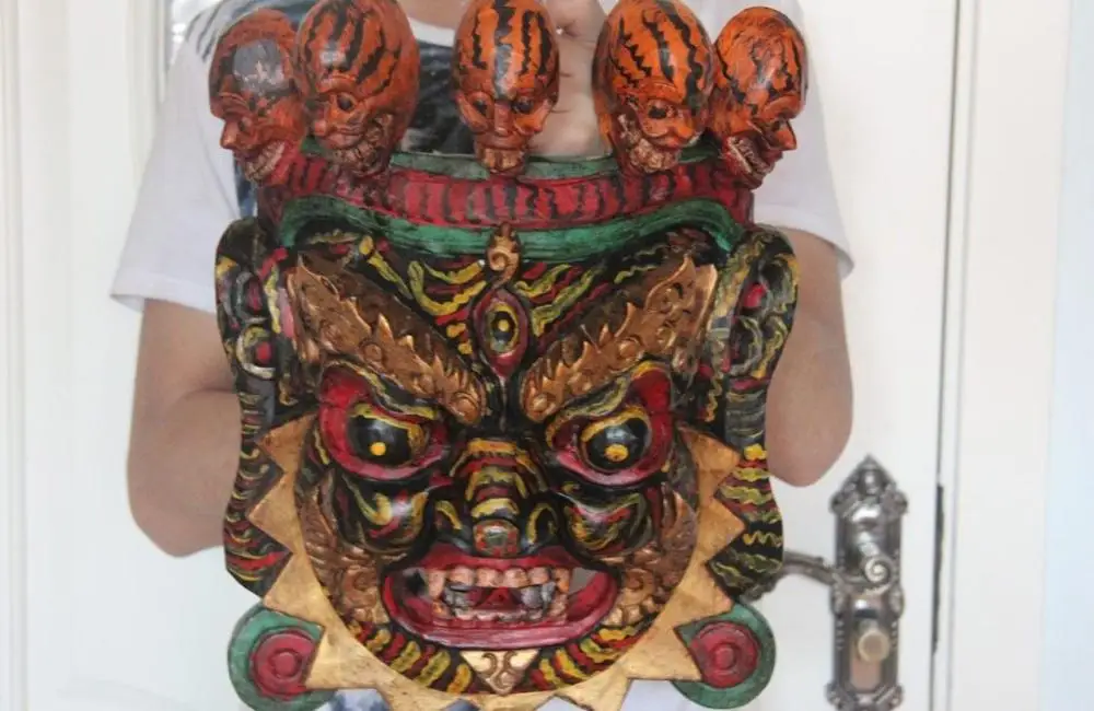 Tibet Folk Buddhism Temple Wood Carved Painted Statue Mahakala Buddha Head Mask
Tibet Folk Buddhism Temple Wood Carved Painted Statue Mahakala Buddha Head Mask