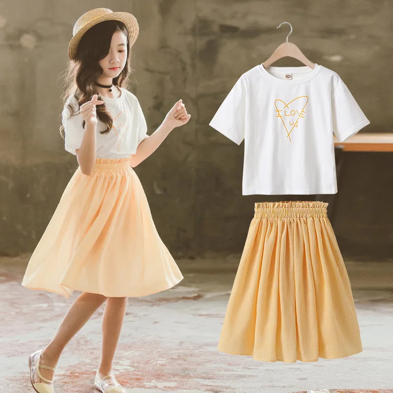 New Little Girls Set Toddlers Outfits white Short Sleeve Tshirt Top + Casual Aline Orange Pleated Skirt clothing Set Summer Suit
New Little Girls Set Toddlers Outfits white Short Sleeve Tshirt Top + Casual Aline Orange Pleated Skirt clothing Set Summer Suit