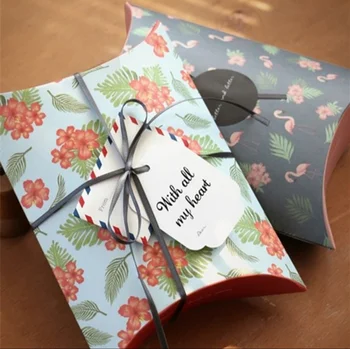 4 pcs Pillow Shape Big Size 14x19cm Floral Printed Wedding Favors Candy Boxes Party Gift Box Paper Bomboniera Giveaways Box
4 pcs Pillow Shape Big Size 14x19cm Floral Printed Wedding Favors Candy Boxes Party Gift Box Paper Bomboniera Giveaways Box