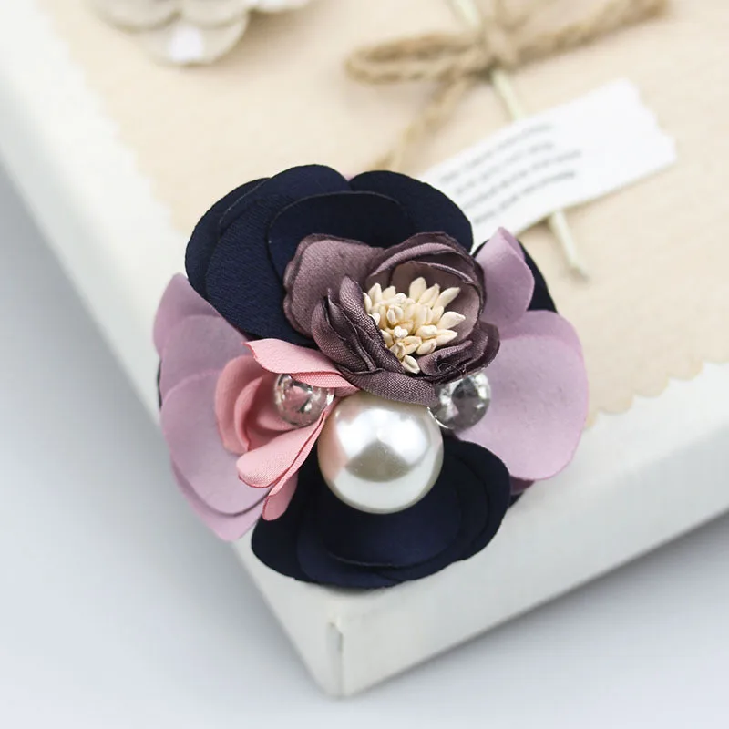 Handmade Pearl Rhinestone Cloth Flower Brooches Suit Lapel Pin Sweater Cardigan Shawl Buckle Brooch Luxury Jewerly Accessories 
Handmade Pearl Rhinestone Cloth Flower Brooches Suit Lapel Pin Sweater Cardigan Shawl Buckle Brooch Luxury Jewerly Accessories
