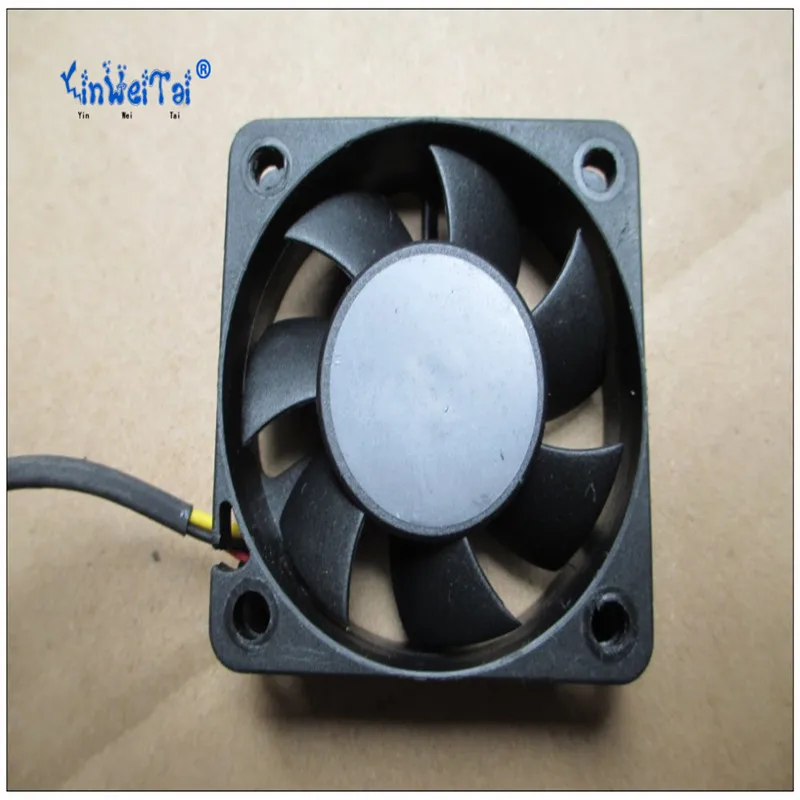 YINWEITAI 3 шт. вентилятор для оригинального Sunon KDE1205PHV2 MS.B1648.F.GN 12 в 1,0 Вт 5 см 5015 50x50x15 мм охлаждающий вентилятор
YINWEITAI 3 шт. вентилятор для оригинального Sunon KDE1205PHV2 MS.B1648.F.GN 12 в 1,0 Вт 5 см 5015 50x50x15 мм охлаждающий вентилятор