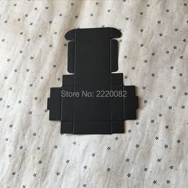 Free shipping 50 pcs a lot 5.8x5.6x2cm black matt packing box/lovely cardcse/snack box/minisize candy box
Free shipping 50 pcs a lot 5.8x5.6x2cm black matt packing box/lovely cardcse/snack box/minisize candy box