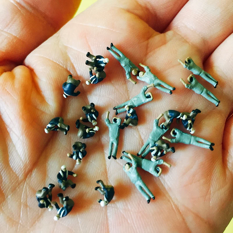 1:150 Microscopic photography/2 persons/doll house//miniatures/fairy garden gnome/moss terrarium decor/figurine/diy supplies
1:150 Microscopic photography/2 persons/doll house//miniatures/fairy garden gnome/moss terrarium decor/figurine/diy supplies