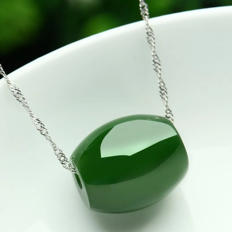 The new 2017 natural and nephrite jade bead necklace with 925 silver jewelry delivers a gift to the lucky woman J fine fashion j
The new 2017 natural and nephrite jade bead necklace with 925 silver jewelry delivers a gift to the lucky woman J fine fashion j