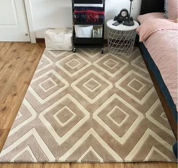 Modern geometric pattern carpet sofa coffee table mat large carpet bedside blanket traditional handmade acrylic thickening
Modern geometric pattern carpet sofa coffee table mat large carpet bedside blanket traditional handmade acrylic thickening