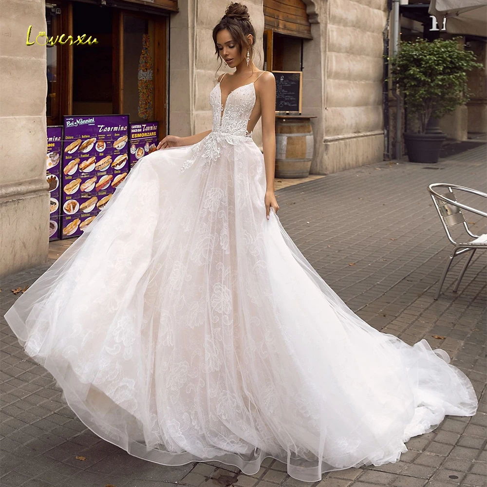 Loverxu Chic V-Neck A Line Wedding Dress Delicate Applique Beading Spaghetti Strap Backless Bride Dress Chapel Train Bridal Gown
Loverxu Chic V-Neck A Line Wedding Dress Delicate Applique Beading Spaghetti Strap Backless Bride Dress Chapel Train Bridal Gown