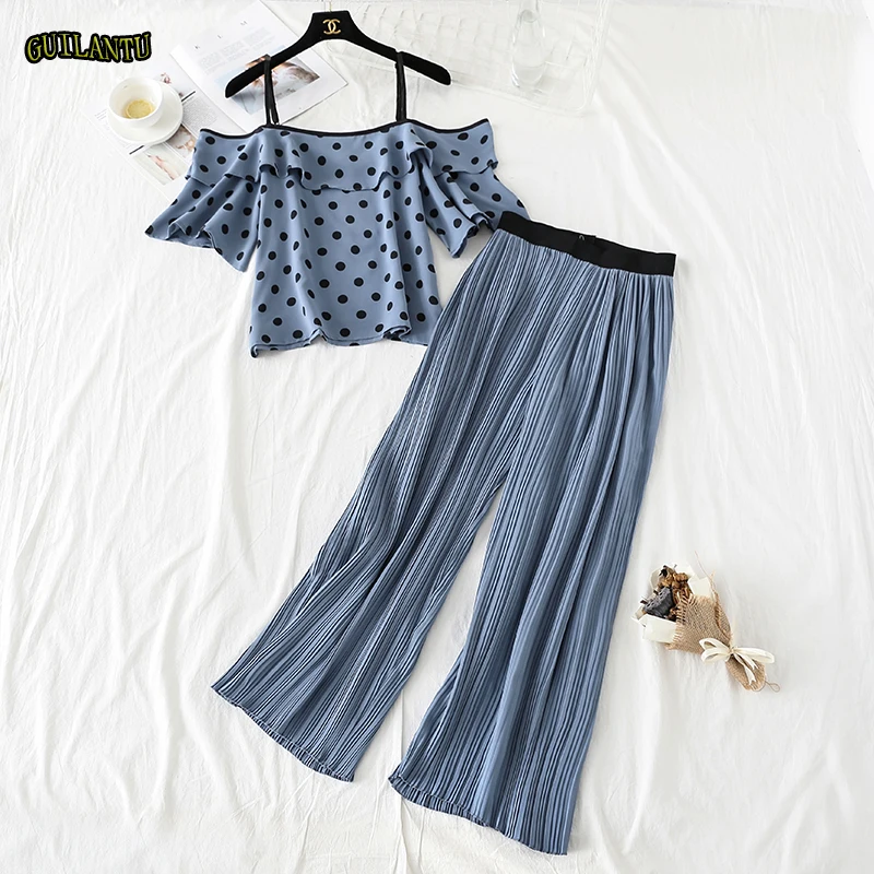 sexy two piece set top and pants women short High Waist Off shoulder 2 Outfits summer casual Festival Clothes club party ensembl
sexy two piece set top and pants women short High Waist Off shoulder 2 Outfits summer casual Festival Clothes club party ensembl