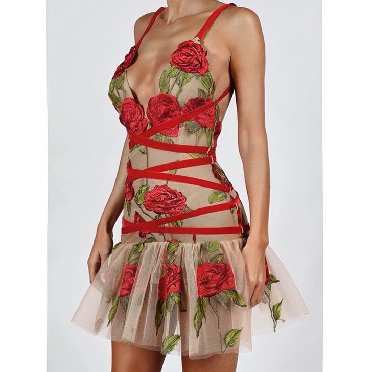 2018 new arrival high quality women dress wholesale red green & nude embroidery printed bandage dress party Dress + suit 
2018 new arrival high quality women dress wholesale red green & nude embroidery printed bandage dress party Dress + suit