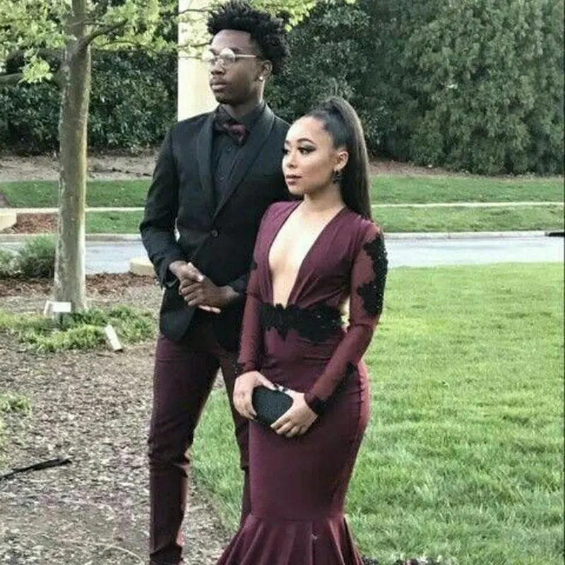 Black Groom Tuxedos Men Prom Suits for Wedding Suits Men Blazer Slim Fit Costume Homme Shawl Lapel 2Piece(Coat Brugundy Pants)
Black Groom Tuxedos Men Prom Suits for Wedding Suits Men Blazer Slim Fit Costume Homme Shawl Lapel 2Piece(Coat Brugundy Pants)