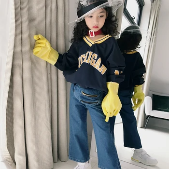Girls thin section jacket 2018 autumn new girls long-sleeved loose V collar jacket sweatershirt tide
Girls thin section jacket 2018 autumn new girls long-sleeved loose V collar jacket sweatershirt tide