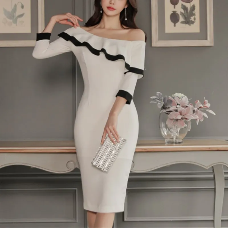 2018 Autumn New Women Elegant Ruffle White Slash-Neck Slim Formal Party Dresses Club vestidos
2018 Autumn New Women Elegant Ruffle White Slash-Neck Slim Formal Party Dresses Club vestidos