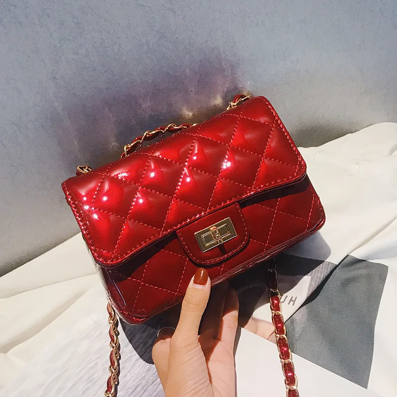 112518 new hot women handbag female small Bright Painted Leather Chain square shoulder bag lady mini flap bag
112518 new hot women handbag female small Bright Painted Leather Chain square shoulder bag lady mini flap bag