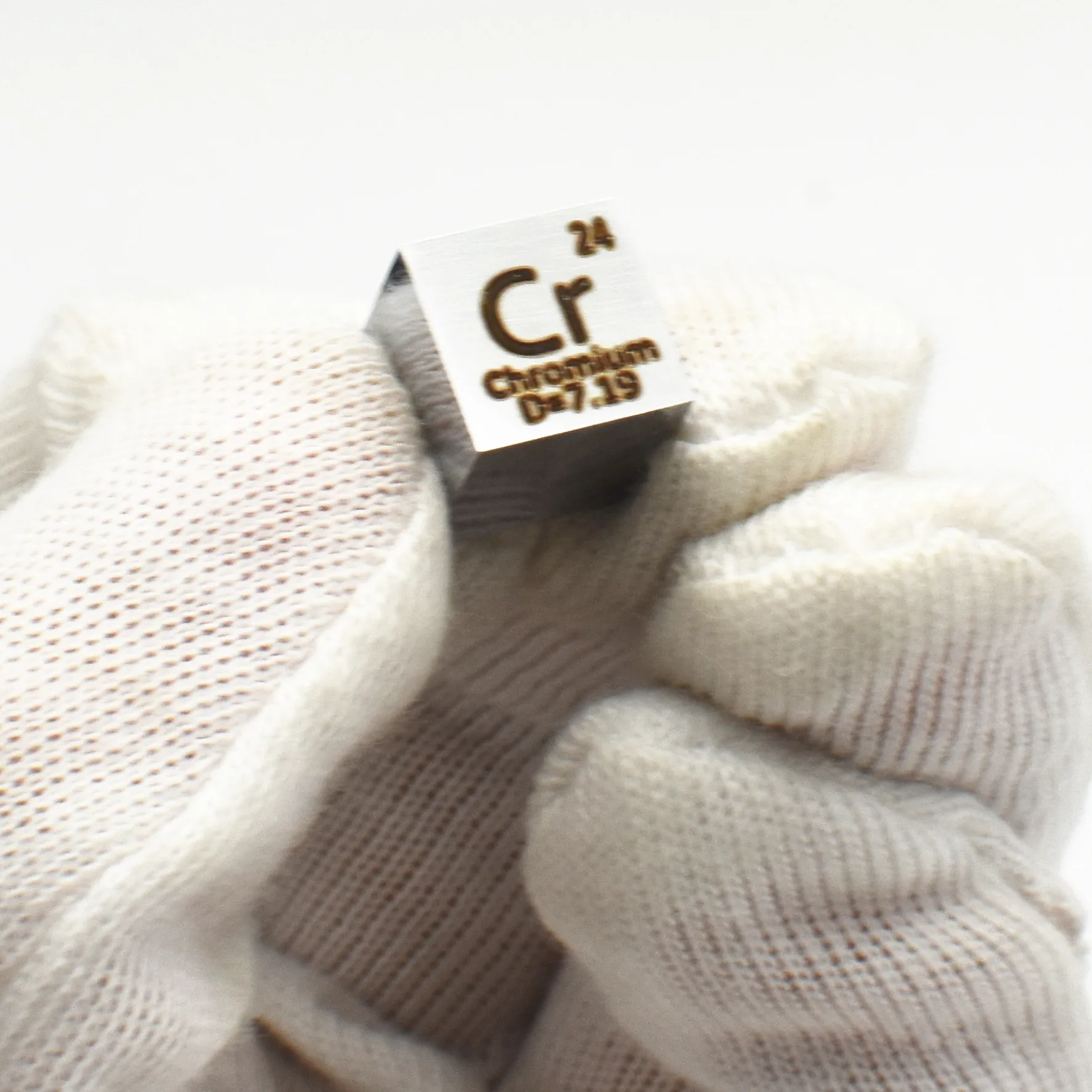 Chromium Polished Cube 10x10x10mm Cr Mirror Shining Metal Element Collection Hobbies Science Experiment Density Development
Chromium Polished Cube 10x10x10mm Cr Mirror Shining Metal Element Collection Hobbies Science Experiment Density Development