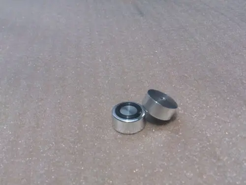 Hifi store NEW 4x (Silver) Aluminum feet / foot pads D:20mm H:10mm for amplifier case
Hifi store NEW 4x (Silver) Aluminum feet / foot pads D:20mm H:10mm for amplifier case