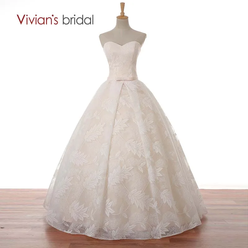 Vivian's Bridal Floor Length Lace Sweetheart Wedding Dress Ball Gown Off Shoulder Simple Wedding Gown
Vivian's Bridal Floor Length Lace Sweetheart Wedding Dress Ball Gown Off Shoulder Simple Wedding Gown