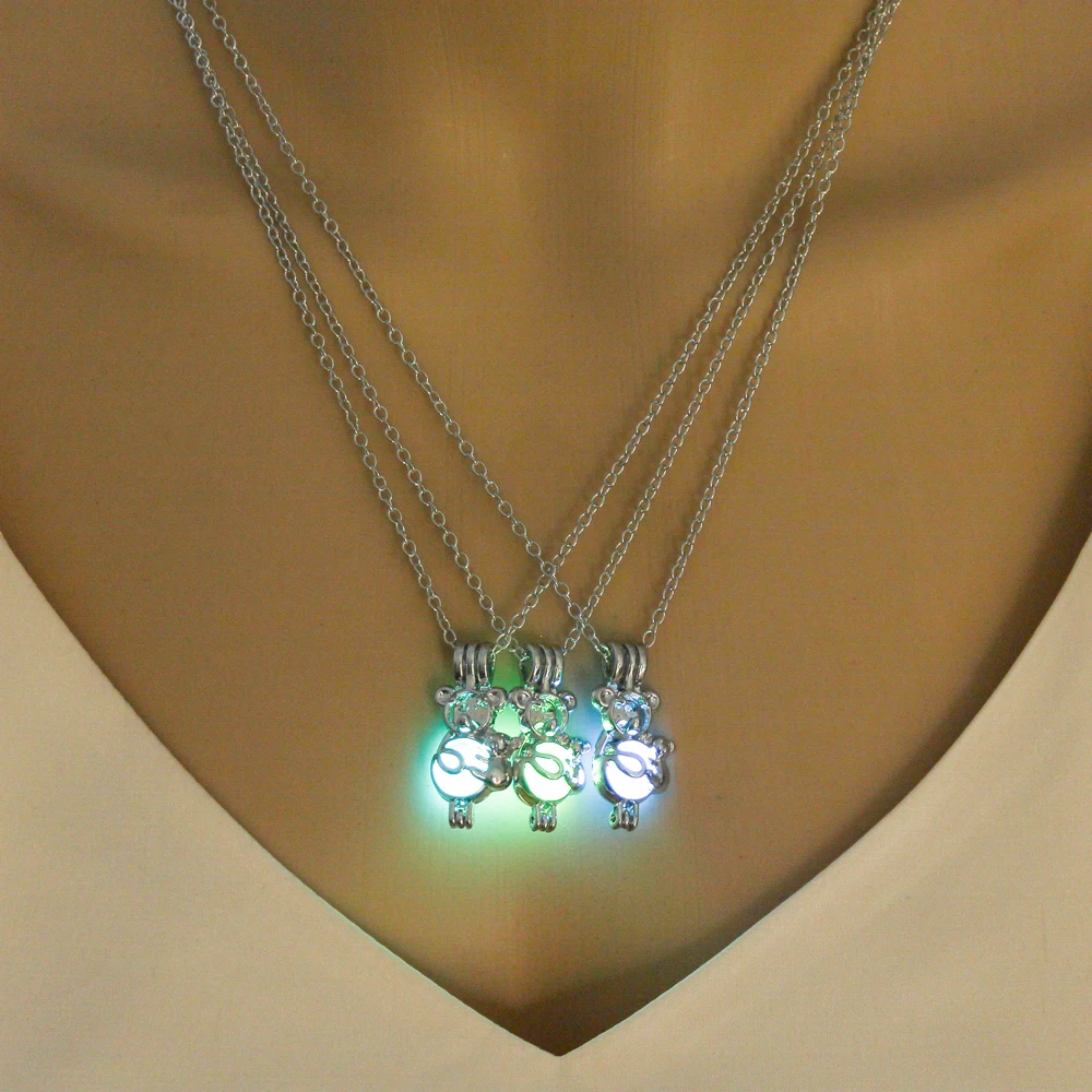 Glow in the Dark Pendant Necklaces Bear Shape Glowing Silver Necklace Women Luminous Stone Necklace Bijoux Gifts
Glow in the Dark Pendant Necklaces Bear Shape Glowing Silver Necklace Women Luminous Stone Necklace Bijoux Gifts