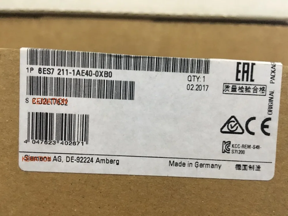 Оригинальный Новый 6ES7211-1AE40-0XB0 Simatic CPU 1211C 6ES72111AE400XB0 DC/DC 6ES7 211-1AE40-0XB0 6 DI 24 V DC |