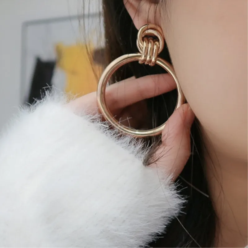 EK183 European & American Statement ZA Big Round Circle Drop Earrings for Women Ear Jewelry Simple Punk Metal Earring Brincos
EK183 European & American Statement ZA Big Round Circle Drop Earrings for Women Ear Jewelry Simple Punk Metal Earring Brincos