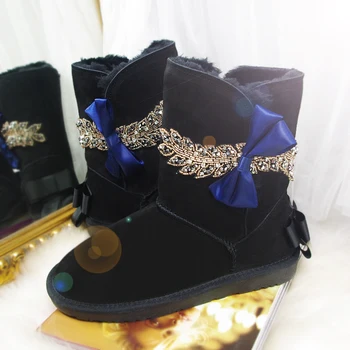 Top fashion natural leather temperament bow snow boots custom exclusive warm non-slip women's boots.
Top fashion natural leather temperament bow snow boots custom exclusive warm non-slip women's boots.