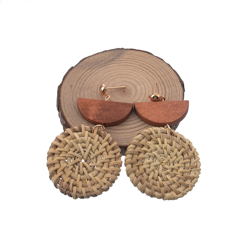 Bohemia Handmade Wooden Rattan Straw Weave Earrings Fashion Casual Geometric Round Dangle Earring Jewelry Female Brincos Gift
Bohemia Handmade Wooden Rattan Straw Weave Earrings Fashion Casual Geometric Round Dangle Earring Jewelry Female Brincos Gift