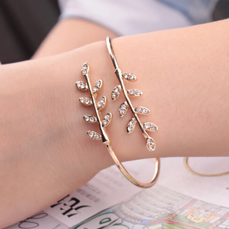 Exquisite Double Tree Leaf Full Sparkling Rhinestones Cuff Opening Bracelets Golden Circle Hand Chain Bangles Fine Jewels SL148
Exquisite Double Tree Leaf Full Sparkling Rhinestones Cuff Opening Bracelets Golden Circle Hand Chain Bangles Fine Jewels SL148