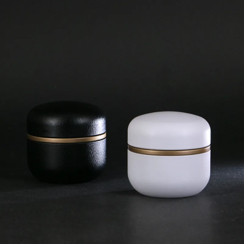 free shipping 85*87mm black white red gold Wrinkle oil Sealed wedding metal can gift cake boxes, LCG4
free shipping 85*87mm black white red gold Wrinkle oil Sealed wedding metal can gift cake boxes, LCG4