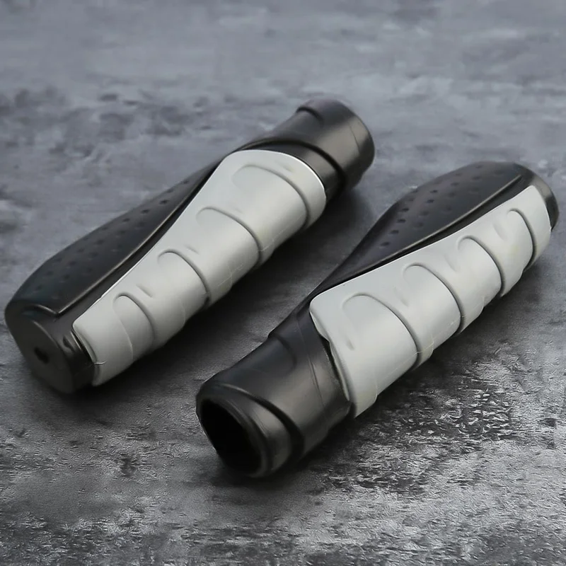 Bike Handlebar Grips 12cm Handle Bar Rubber End Grip for Multi-Speed Bicycle Mountain BMX Floding 
Bike Handlebar Grips 12cm Handle Bar Rubber End Grip for Multi-Speed Bicycle Mountain BMX Floding